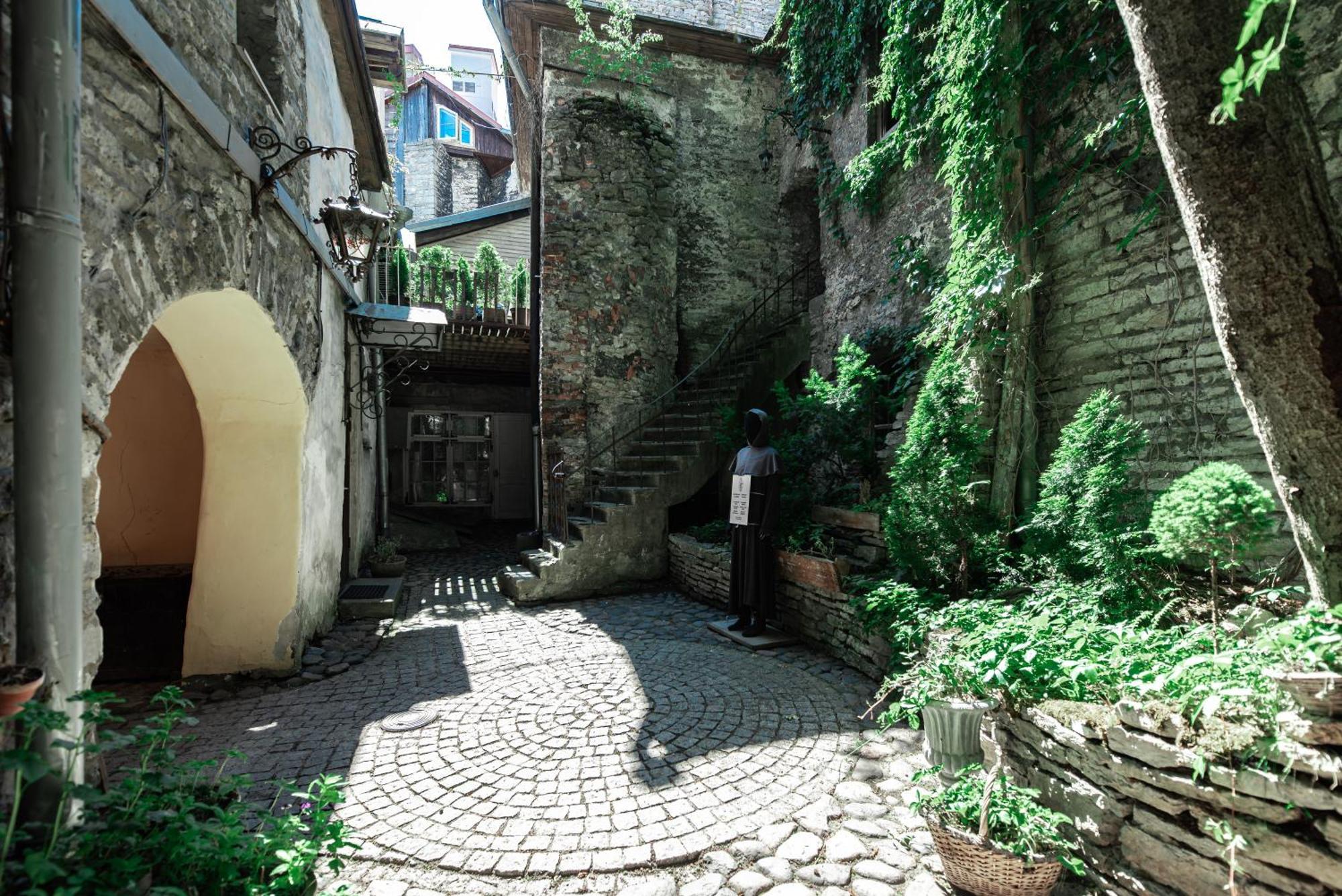 Airhome - Old Dominican Monastery Tallin Exterior foto