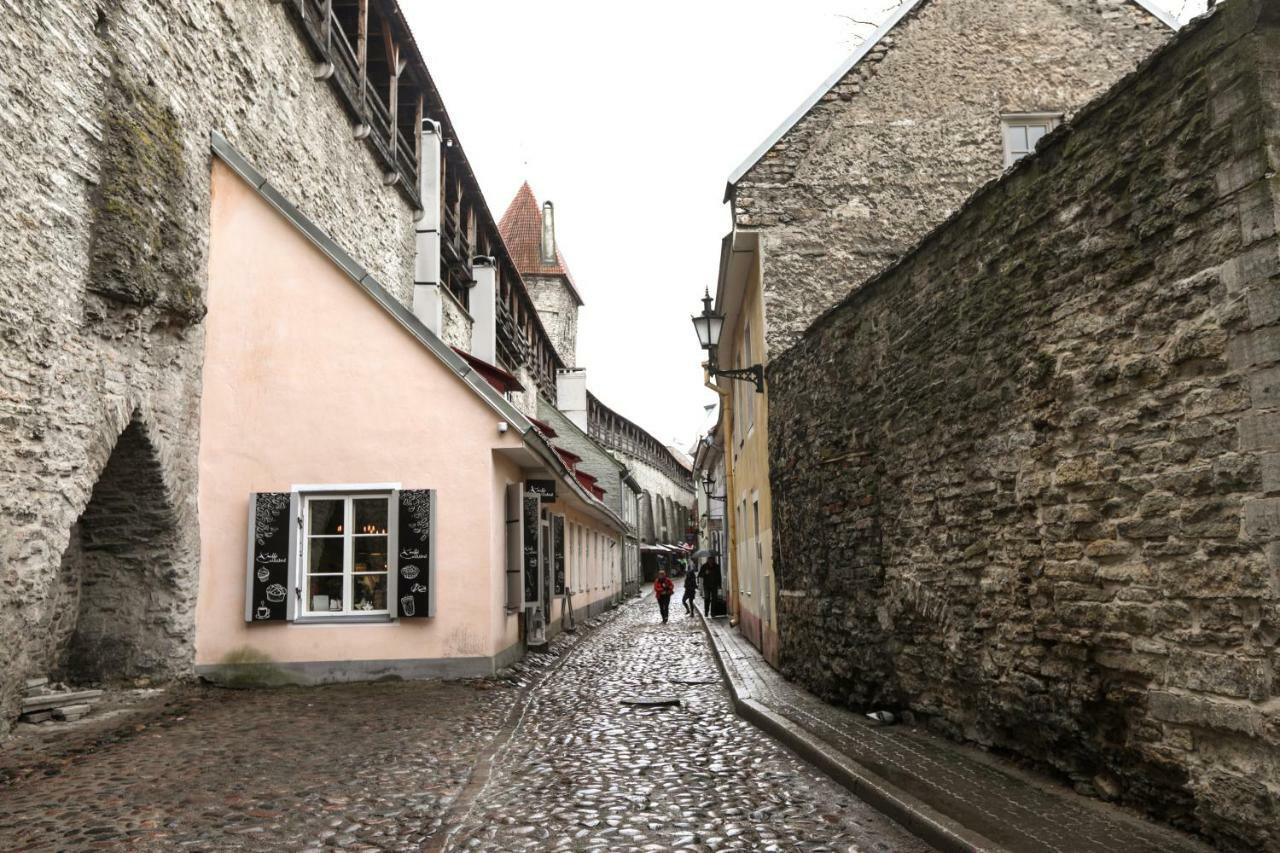 Airhome - Old Dominican Monastery Tallin Exterior foto
